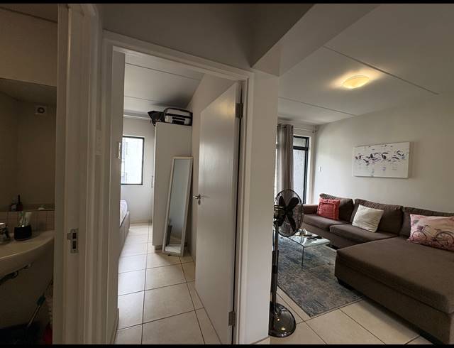 2 BEDROOM APARTMENT TO LET IN BALLITO COMMERCIAL DISTRICT